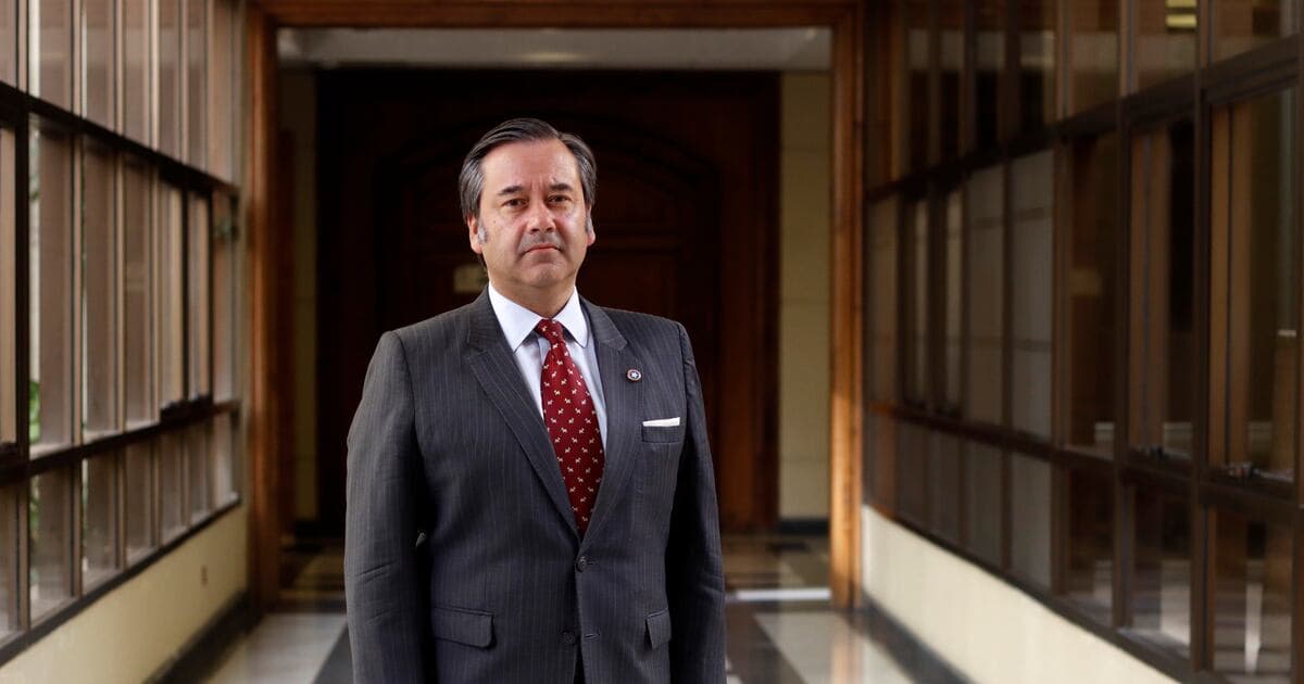 Diputado chileno critica gestión de Boric ante indultos