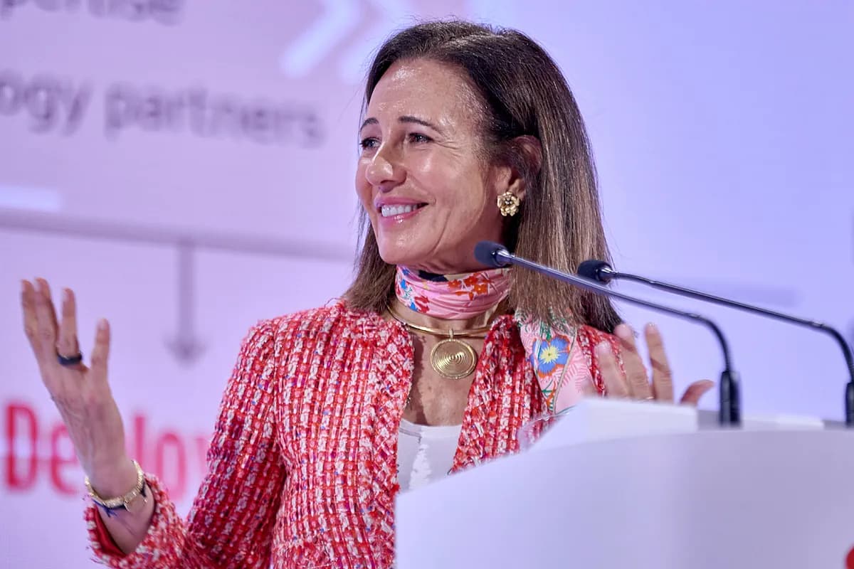 Santander acelera cesión de riesgos pese a críticas