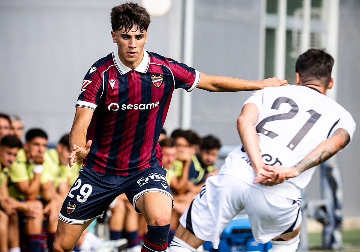 Nacho Pérez, la joya de la cantera granota que promete ser el nuevo Carlos Espí