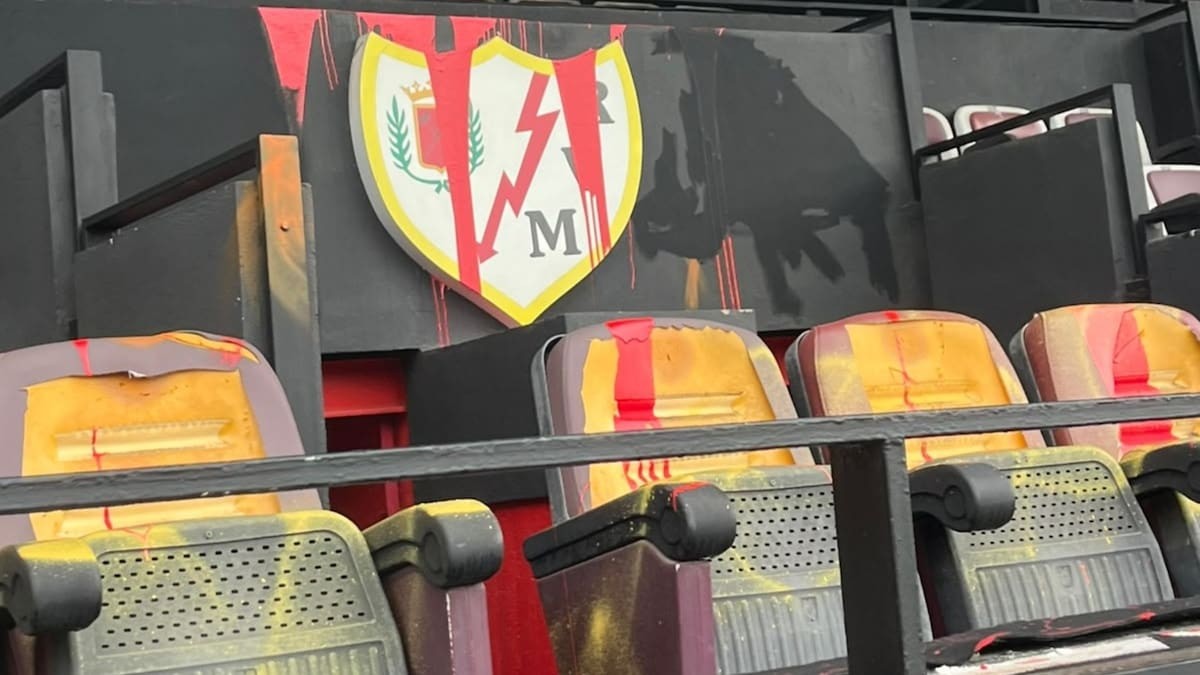 Vandalizan el palco de Vallecas: el Rayo vuelve a casa entre destrozos y bronca política
