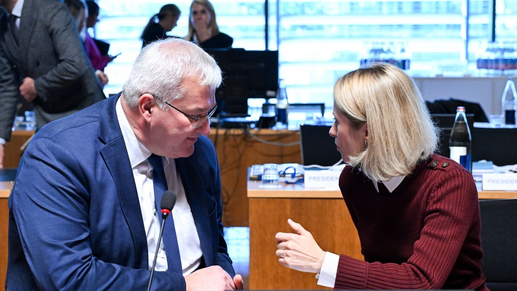 La UE desafía a Trump y sanciona a 1.600 empresas y personas de la industria militar rusa
