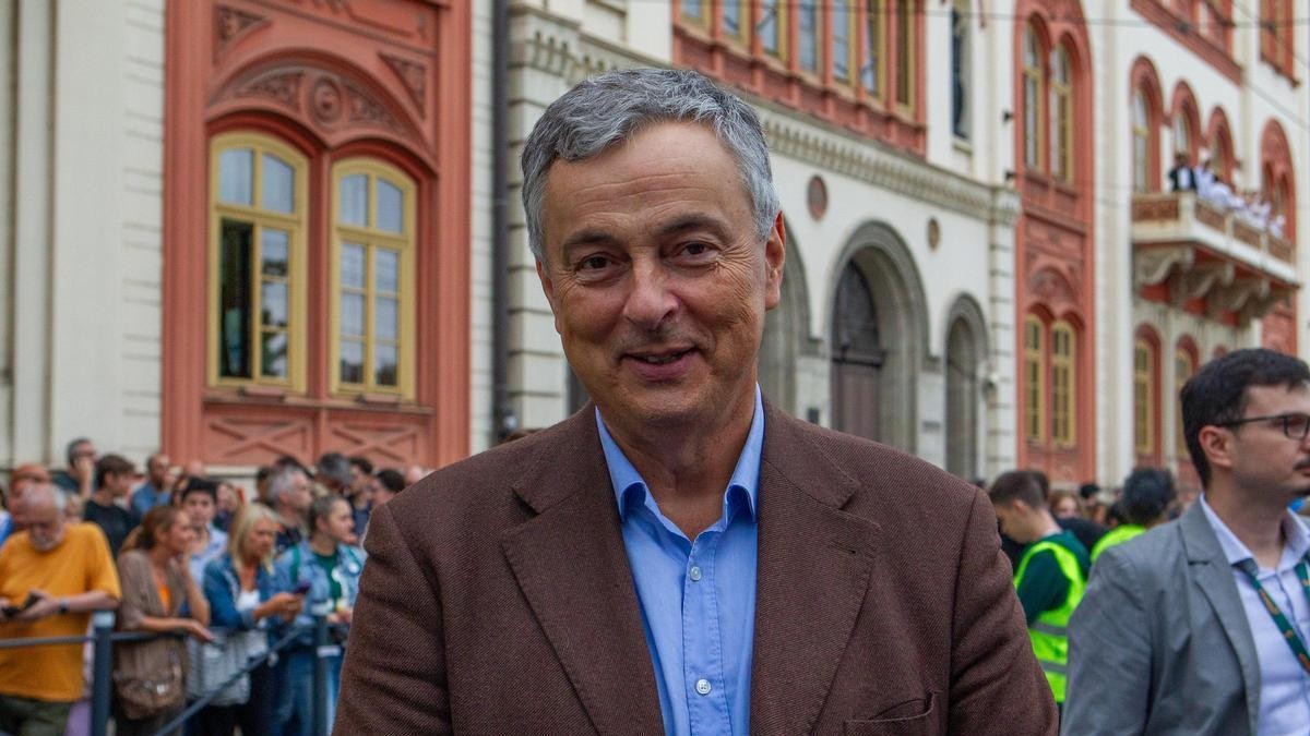 Serbia vota este domingo: los estudiantes desafían a Vučić
